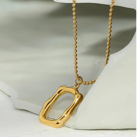 New 18K Gold Plated Irregular Geometric Pendant Necklace - Picture 4 of 5